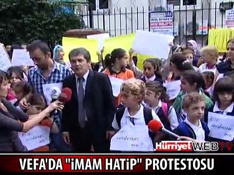 ÖĞRENCİ VE VELİLERDEN İMAM HATİP PROTESTOSU