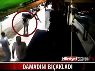 DAMADINI SOKAK ORTASINDA BIÇAKLADI