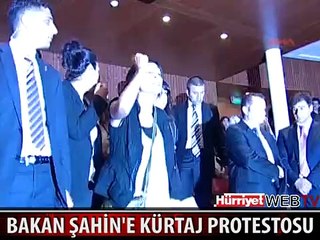 BAKAN FATMA ŞAHİN'E KÜRTAJ PROTESTOSU