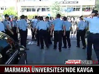 MARMARA ÜNİVERSİTESİ'NDE ÖĞRENCİLER BİRBİRİNE GİRDİ