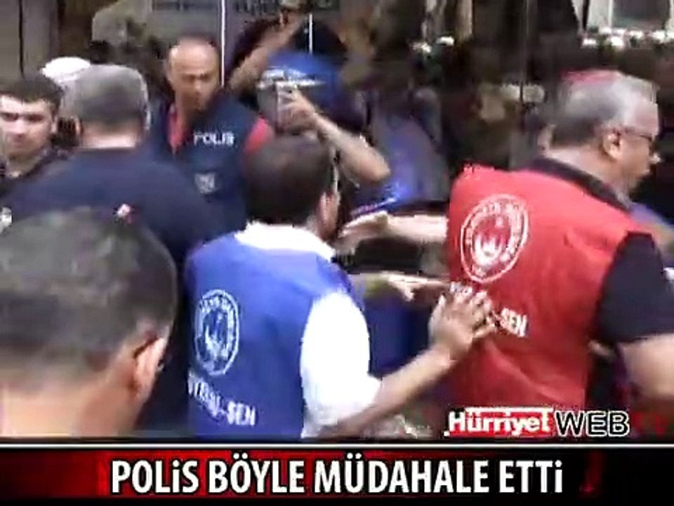 MERSİN'DE MEMUR EYLEMİNDE ARBEDE