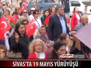 SİVAS'TA MEŞALELİ VE BAYRAKLI 19 MAYIS YÜRÜYÜŞÜ