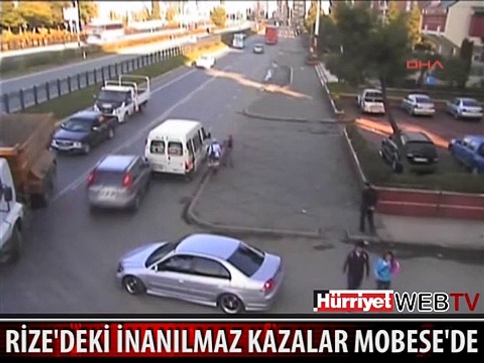 RİZE'DEKİ KAZA ANLARI SANİYE SANİYE MOBESE'DE