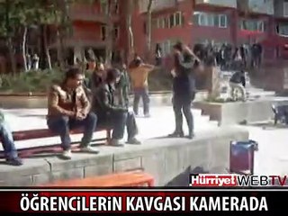 KARŞIT GÖRÜŞLÜ ÖĞRENCİLERİN KAVGASI KAMERADA