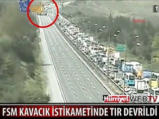 FIRTINA KÖPRÜDE TIR'I DEVİRDİ KÖPRÜ BU HALE GELDİ