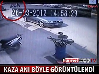 DENİZLİ'DE KAZA ANI SANİYE SANİYE GÖRÜNTÜLENDİ