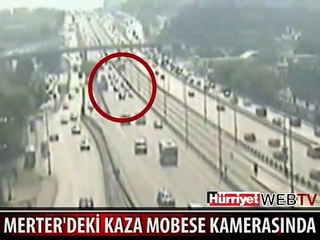 MERTER'DEKİ KAZA MOBESE KAMERASINDA