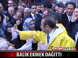 BAKAN BAĞIŞ VATANDAŞLARA BALIK EKMEK DAĞITTI