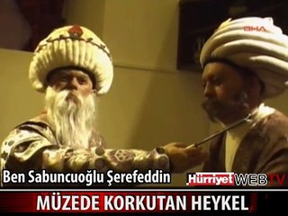 MÜZEDE KORKUTAN HEYKEL