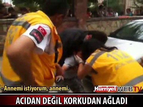 HEM AĞLADI HEM DE OYUNCAK TABANCASIYLA OYNADI