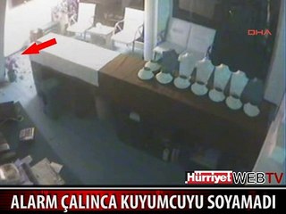 DUVARINI DELİP KUYUMCUYA GİRDİ