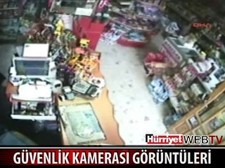 SİMAV'DA DEPREM ANI GÜVENLİK KAMERALARINA BÖYLE YANSIDI