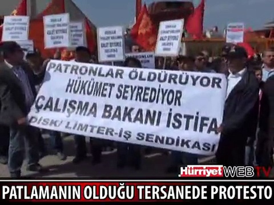 TERSANE ÖNÜNDE PROTESTO
