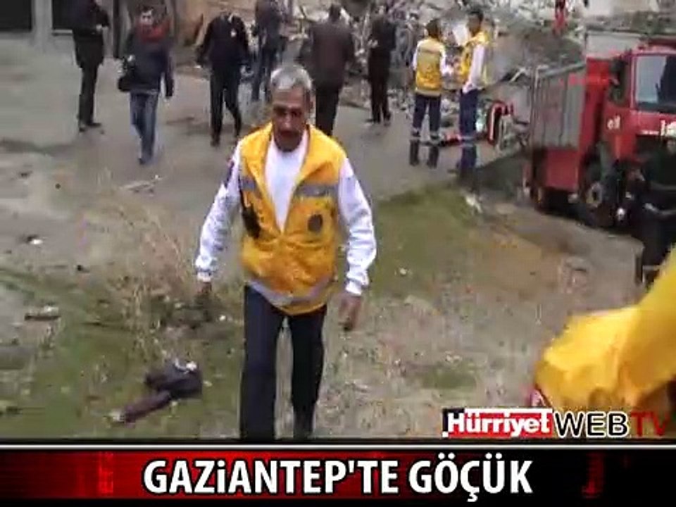 3 GECEKONDU YERLE BİR OLDU