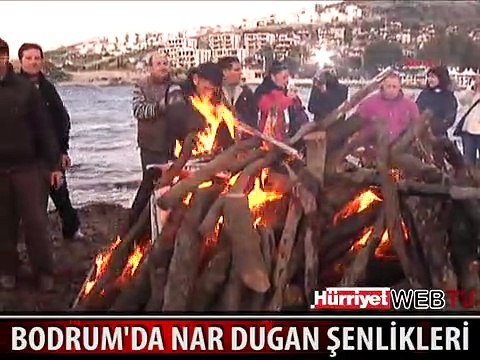 DAVUL ZURNA EŞLİĞİNDE HALAY ÇEKİP DANS ETTİLER