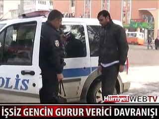 İŞSİZ GENÇ BULDUĞU ÇANTAYI TESLİM ETTİ