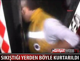 ARAÇTA SIKIŞAN SÜRÜCÜ BÖYLE KURTARILDI