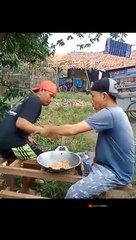 tertawalah sebelum dilarang