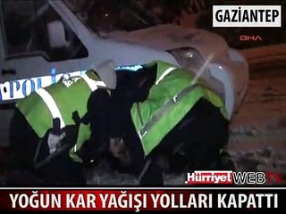 YAĞUN KAR YAĞIŞI YOLLARI KAPATTI
