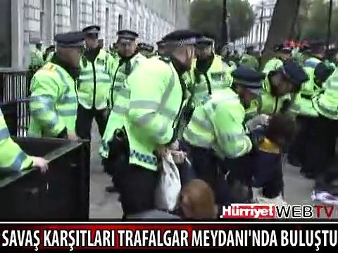 SAVAŞ KARŞITLARI TRAFALGAR MEYDANI'NDA BULUŞTU