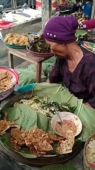 Nasi pecel daun jati