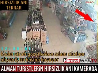 TURİSTLERİN HIRSIZLIK ANI KAMERADA