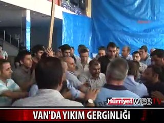 MAĞAZA SAHİPLERİ VE ZABITALAR BİRBİRİNE GİRDİ