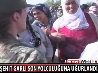 ŞEHİT ER GÖZYAŞLARIYLA BÖYLE UĞURLANDI