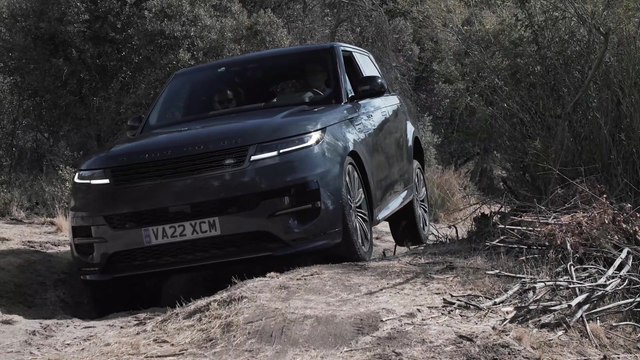 2023 Range Rover Sport First Edition P510e in Verasine Blue Off-road driving