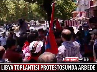LİBYA PROTESTOSUNDA ARBEDE ÇIKTI