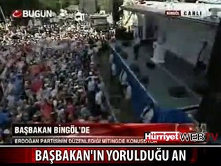 İŞTE BAŞBAKAN'IN YORGUNLUK ANI