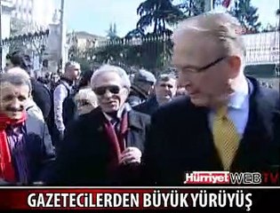 GAZETECİLERDEN TAKSİM'DE YÜRÜYÜŞ