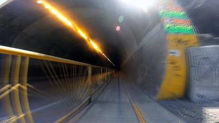 Download Video: Túnel Santa Rosa y Túnel San Martín DE SAN JUAN DE LURIGANCHO AL RIMAC EN BICICLETA MUY RAPIDO