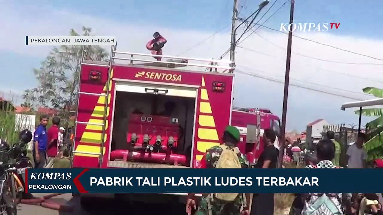 Pabrik Tali Plastik Ludes Terbakar