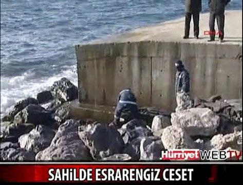 SAHİLDE ERKEK CESEDİ BULUNDU