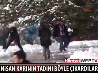 ÖĞRENCİLERİN KAR TOPU SAVAŞI