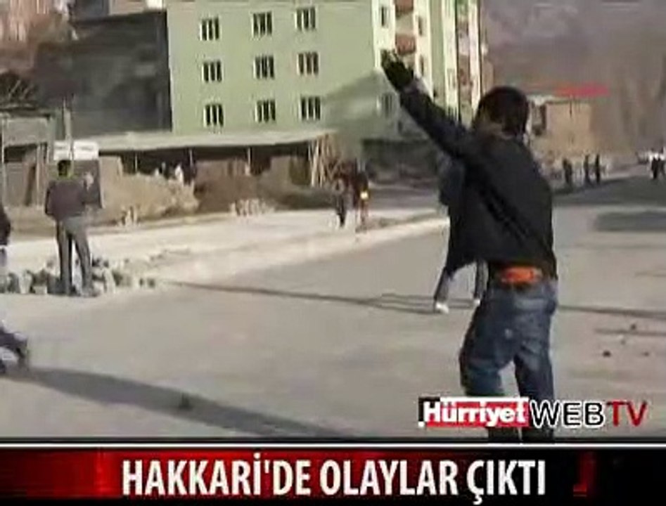 HAKKARİ KARIŞTI