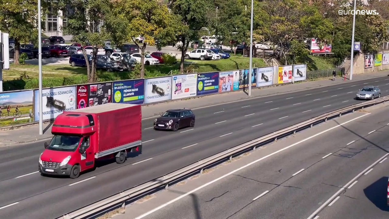 Ungarns fragwürdige Plakataktion: EU-Sanktionen = Bomben?