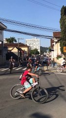 Unidos da City reúne jovens de periferia para pedalar em Joinville