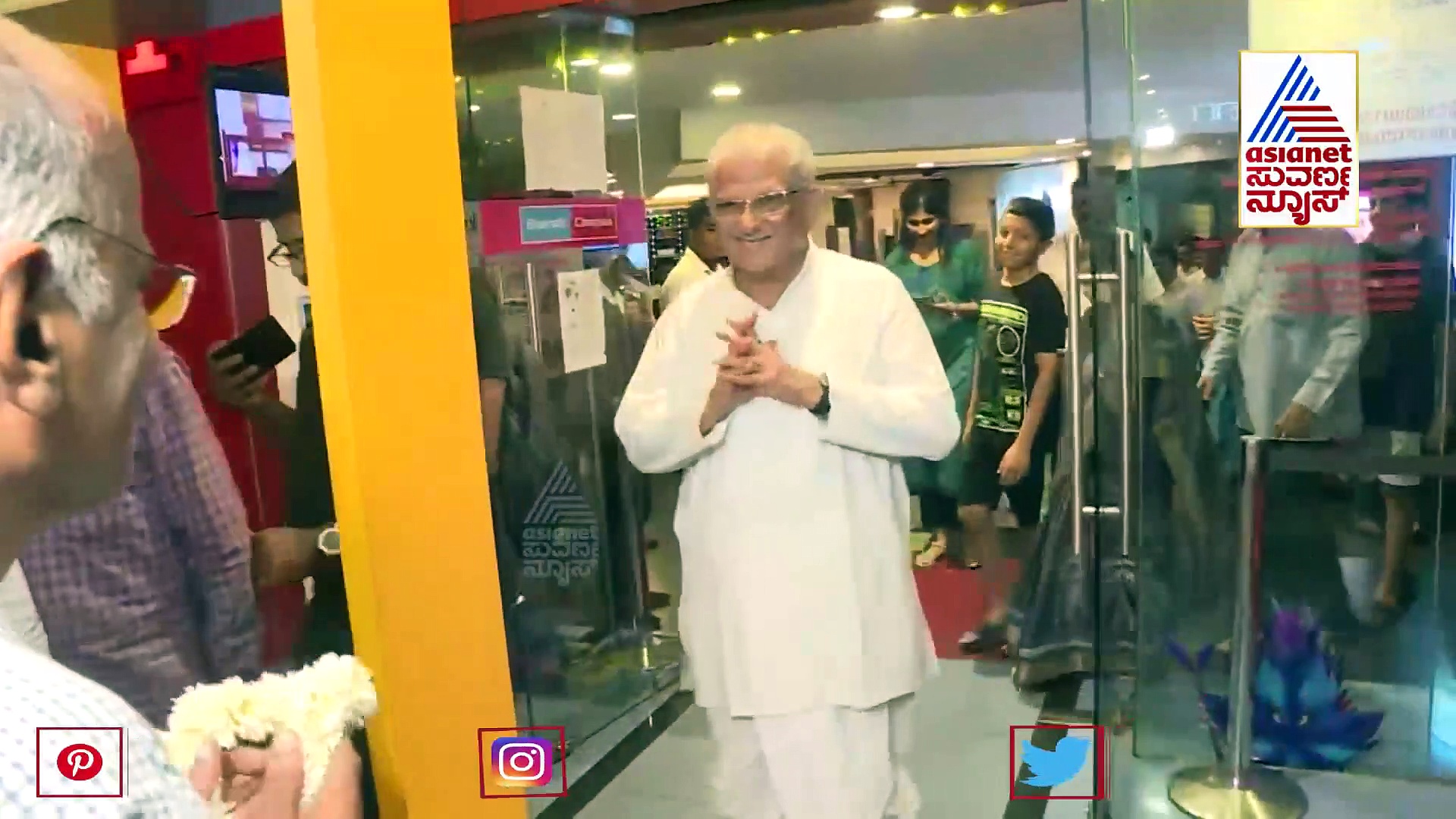 ಕುಟುಂಬ ಸಮೇತ ಕಾಂತಾರ ಸಿನಿಮಾ ವೀಕ್ಷಿಸಿದ ಡಾ. ವೀರೇಂದ್ರ ಹೆಗ್ಗಡೆ!