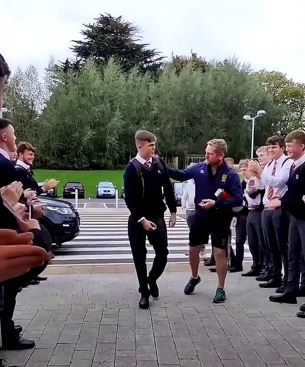 Tadhg O’Donnell retourne au lycée après avoir remporté les Championnats dEurope Junior de boxe