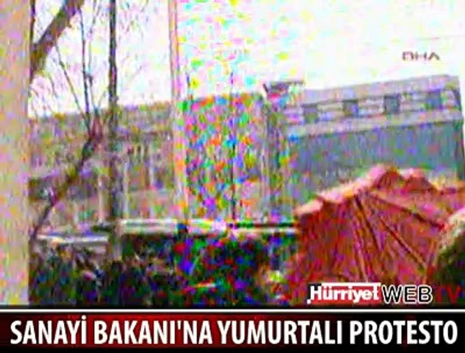 BAKANA YUMURTALI PROTESTO
