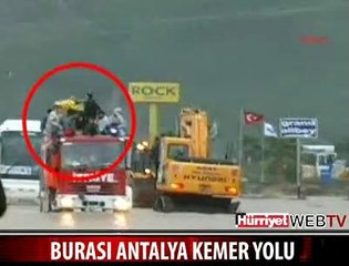 ANTALYA KEMER YOLU SULAR ALTINDA
