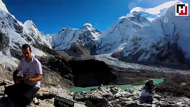 Turkish man plays traditional saz on Mount Everest, wants to introduce Turkish culture