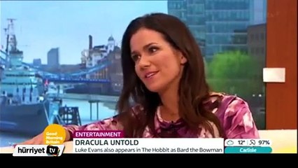 Luke Evans canlı yayında sunucu Susanna Reid'i ısırdı