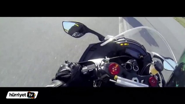 Adrenalin tutkunu sporcunun müthiş zamanlaması