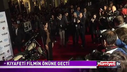 THOR FİLMİNDE "SIF" KARAKTERİNİ CANLANDIRAN JAIMIE ALEXANDER'IN KIYAFETİ FİLMİN ÖNÜNE GEÇTİ