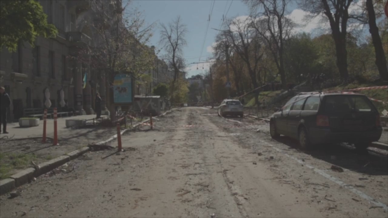 Hunderte Städte und Dörfer nach russischen Angriffen ohne Strom