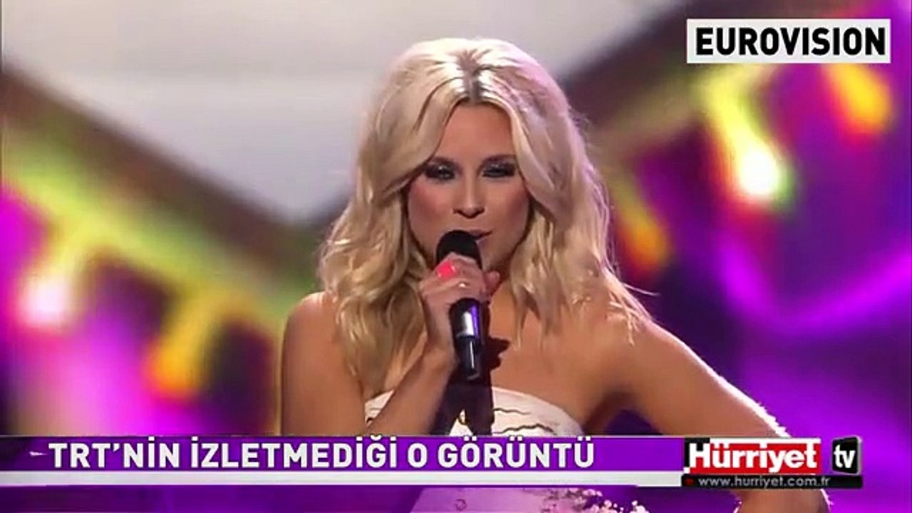 KRISTA SIEGFRIDS DEDİĞİNİ YAPTI