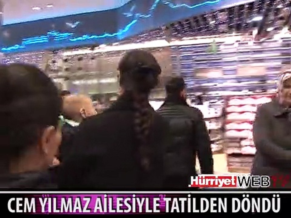 CEM YILMAZ AİLESİYLE TATİLDEN DÖNDÜ